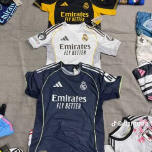 Maillots original du real Madrid nouvelles saisons