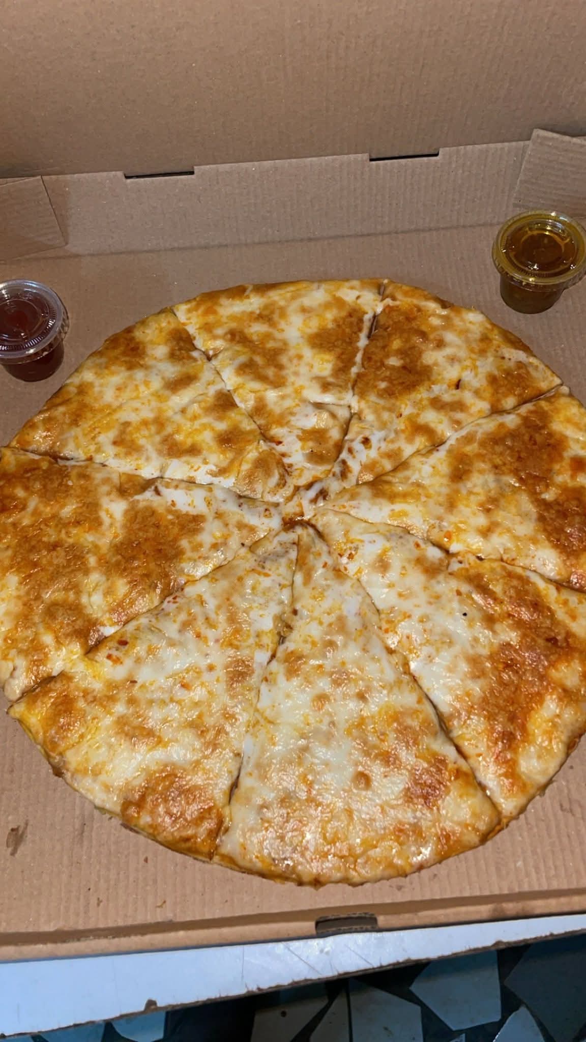 Pizza Généreuse Gourmet Livrée - Saveur Inoubliable à Domicile – Image 4