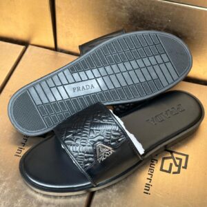 Claques Qualité Supérieure – Confort et Style Avant Tout le Monde