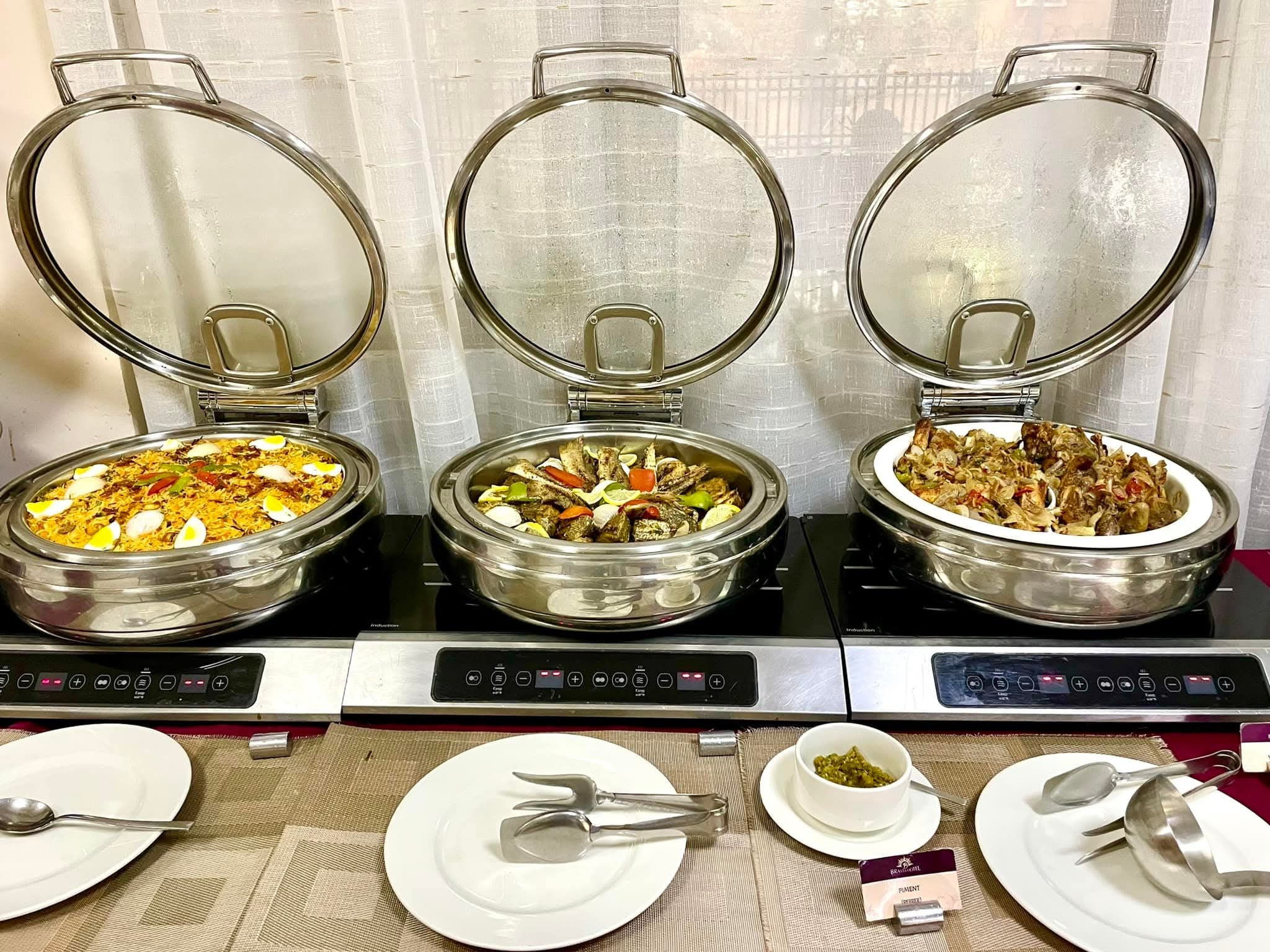 Chambre d'Affaires Bravia Hôtel Ouagadougou - Vue Piscine, Petit Déjeuner & Navette Aéroport Inclus – Image 12