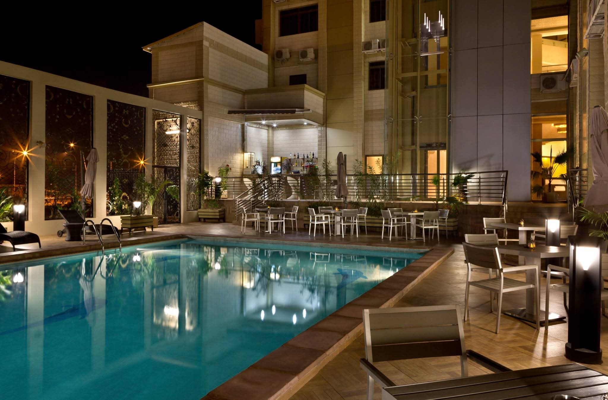 Chambre d'Affaires Bravia Hôtel Ouagadougou - Vue Piscine, Petit Déjeuner & Navette Aéroport Inclus – Image 10
