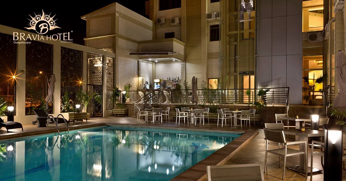 Chambre d'Affaires Bravia Hôtel Ouagadougou - Vue Piscine, Petit Déjeuner & Navette Aéroport Inclus – Image 11