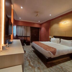 Chambre Double Supérieure Sonia Hôtel Ouagadougou - Vue Piscine & Confort Optimal