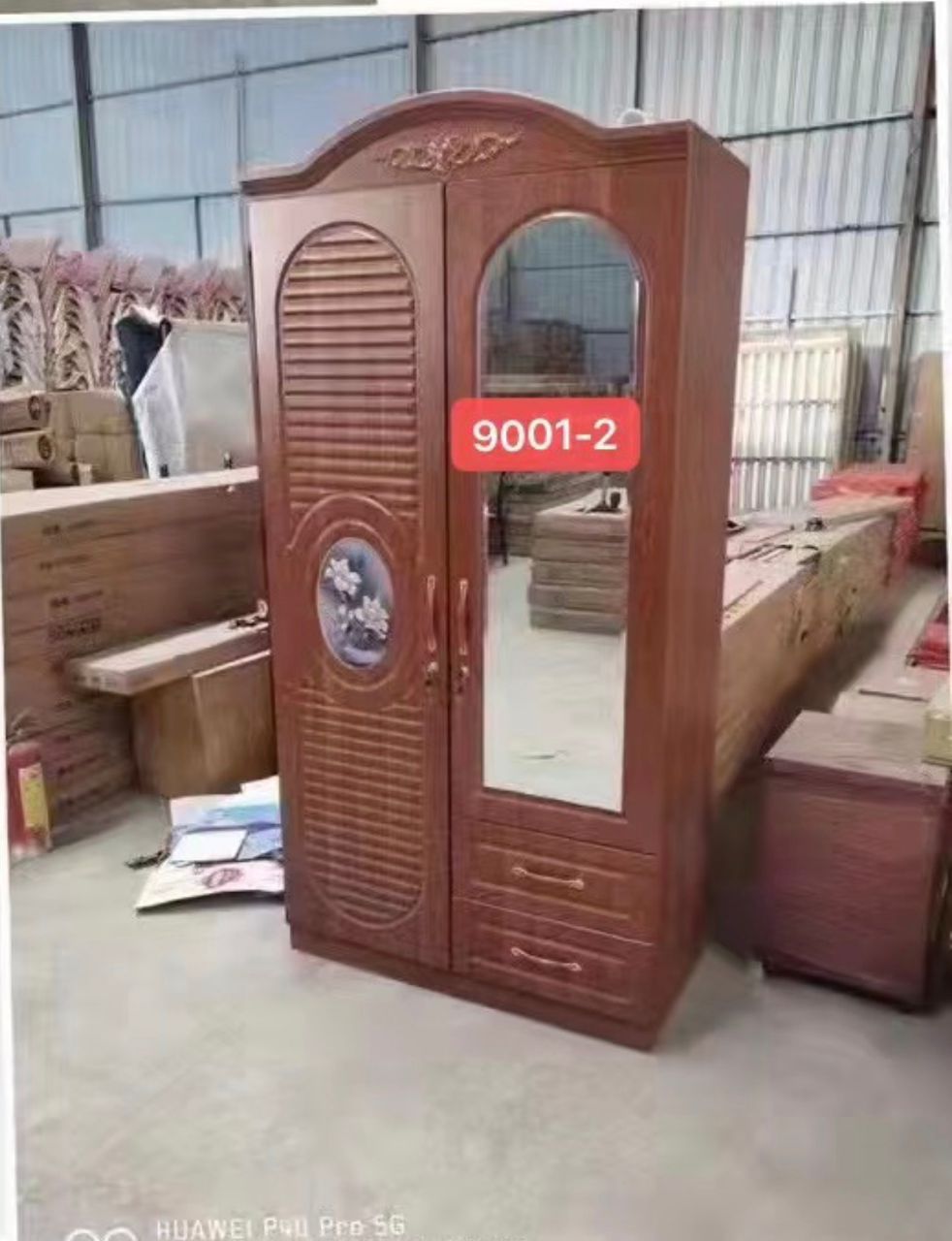 UN JOLI ARMOIRE