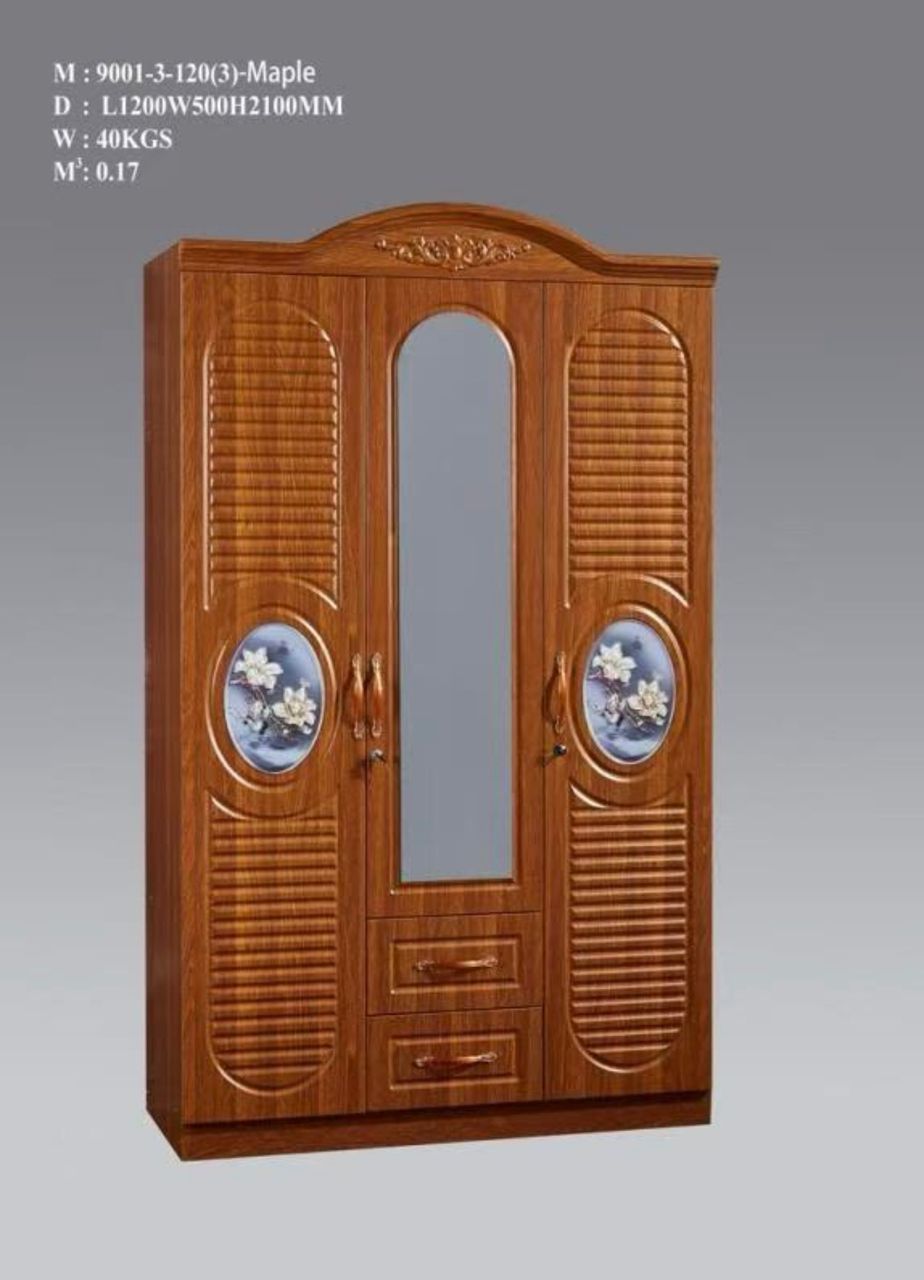 UN JOLI ARMOIRE
